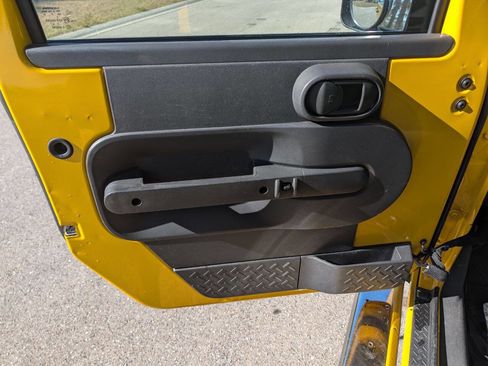 Used 2009 Jeep Wrangler Unlimited X image 9