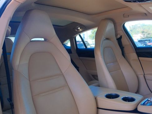 Used 2017 Porsche Panamera image 27