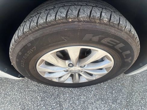 Used 2018 Chrysler Pacifica Touring-L Plus FWD image 13