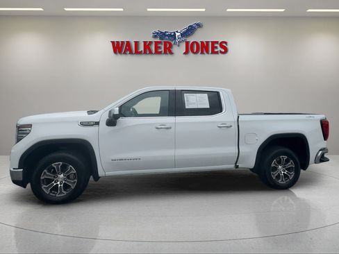 Used 2025 GMC Sierra 1500 SLT AWD/4WD image 4