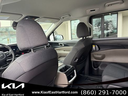 New 2026 Kia Carnival LX FWD image 19