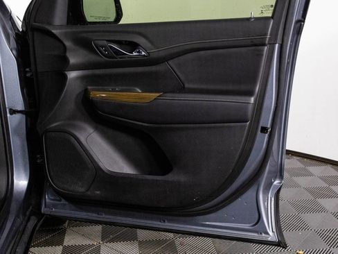 Used 2021 GMC Acadia SLE w/ Driver Convenience Package image 41