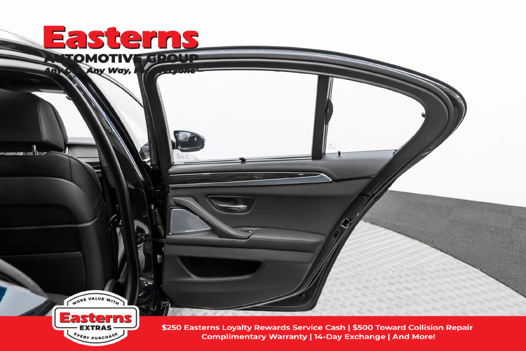 Used 2015 BMW M5 RWD image 39