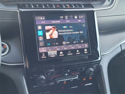 Certified 2023 Jeep Grand Cherokee Altitude image 11