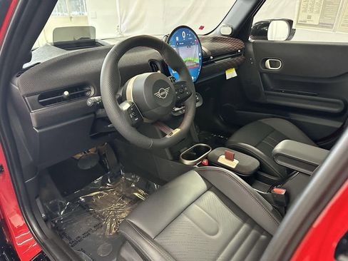 Certified 2025 MINI Cooper S image 9