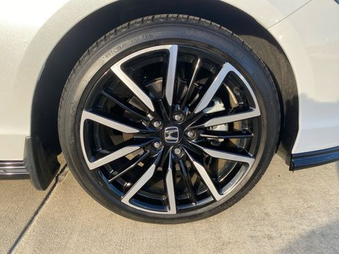 Certified 2024 Honda Accord Touring image 29