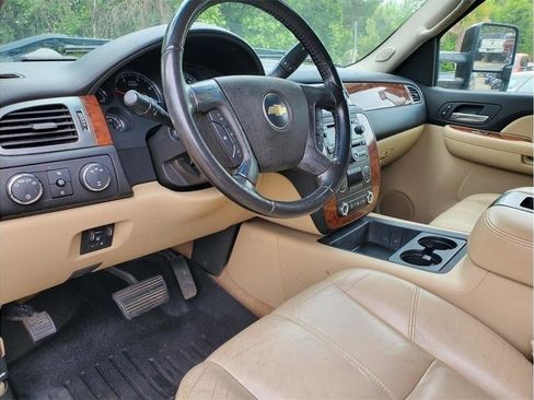 Used 2007 Chevrolet Silverado 2500 LTZ w/ Safety Package AWD/4WD image 36