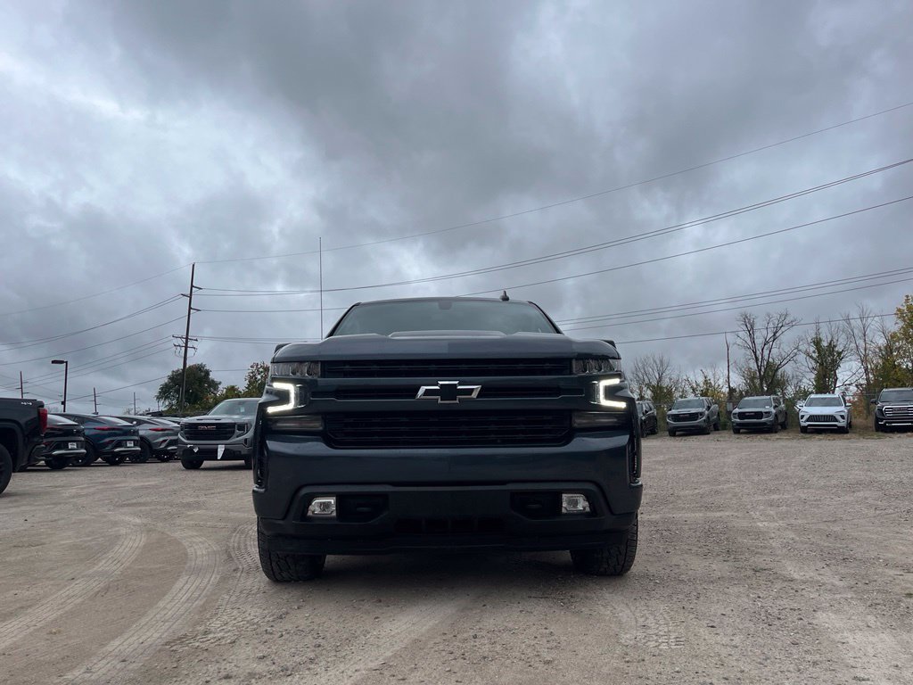 Used 2021 Chevrolet Silverado 1500 RST w/ Convenience Package II AWD/4WD image 4