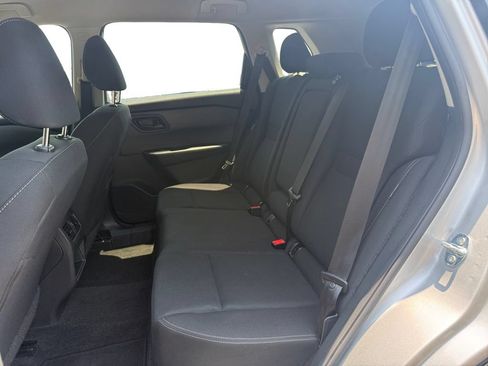 Used 2024 Nissan Rogue S AWD/4WD image 13