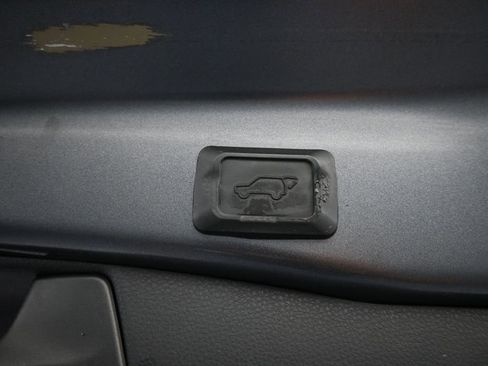 Used 2019 Toyota RAV4 XLE w/ Convenience Package AWD/4WD image 24