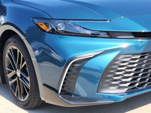 New 2026 Toyota Camry SE FWD image 7