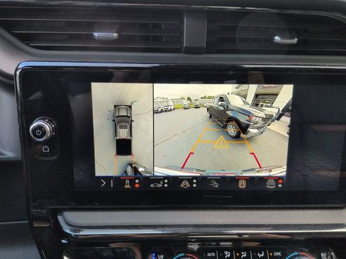 Certified 2024 GMC Sierra 1500 AT4 w/ Technology Package AWD/4WD image 11