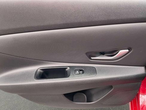 Used 2023 Hyundai Elantra SEL w/ Convenience Package FWD image 15
