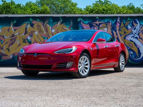 Used 2017 Tesla Model S 90D AWD/4WD image 5
