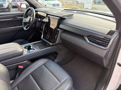 Used 2024 GMC Acadia Elevation image 13