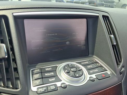 Used 2015 INFINITI Q60 Convertible w/ Premium Package RWD image 26