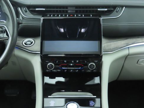 Used 2021 Jeep Grand Cherokee L Overland w/ Luxury Tech Group IV image 14