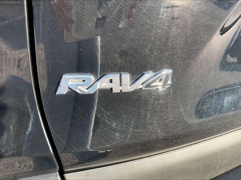 Used 2020 Toyota RAV4 LE image 30