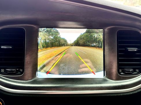 Used 2018 Dodge Charger R/T image 4