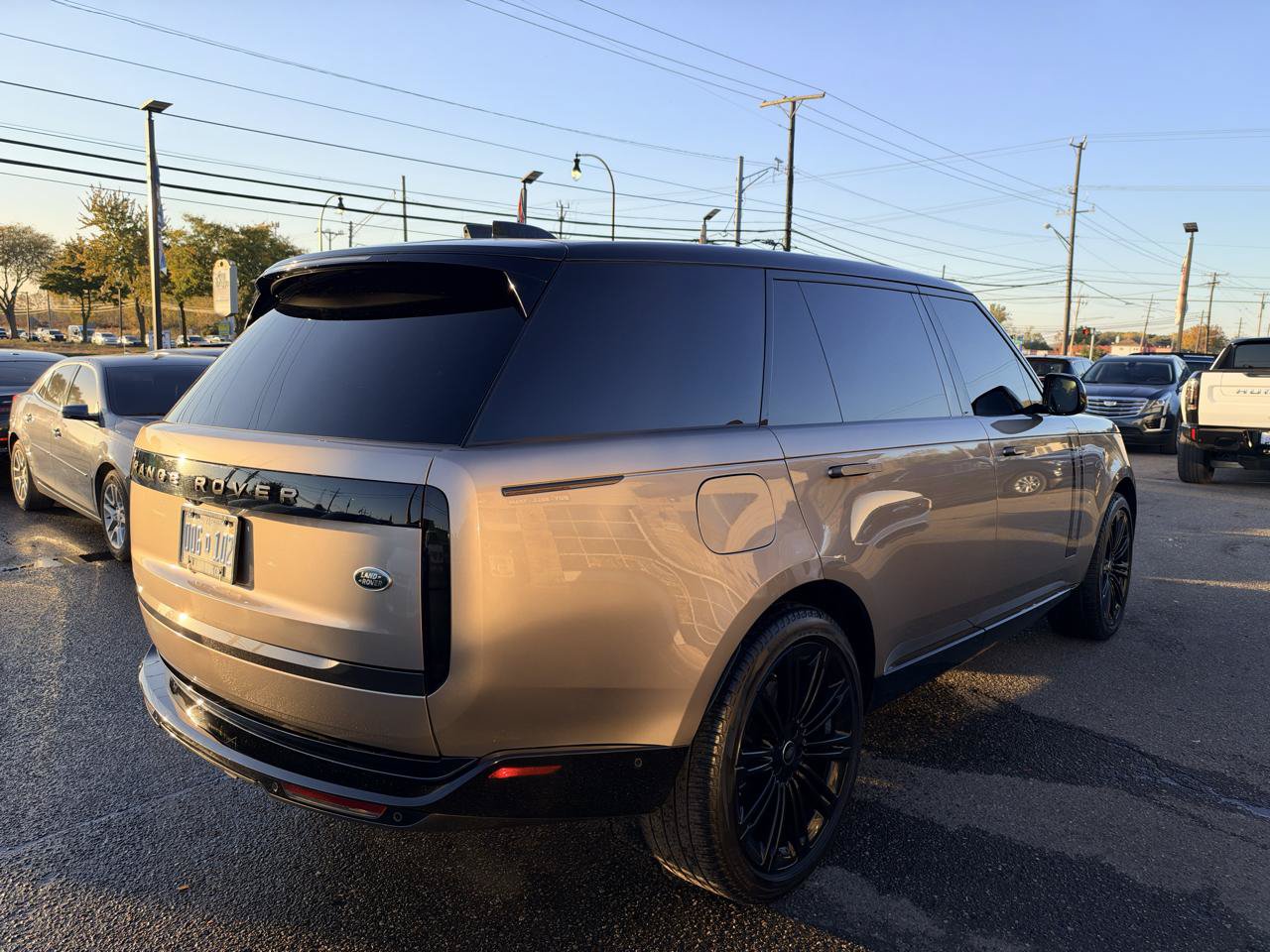 Used 2023 Land Rover Range Rover Long Wheelbase SE AWD/4WD image 12