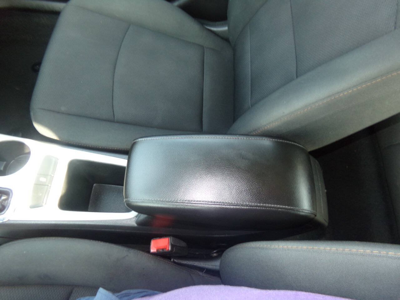 Used 2017 Chevrolet Cruze LS FWD image 48