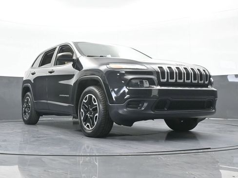 Used 2016 Jeep Cherokee Sport AWD/4WD image 57