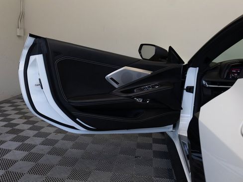 Used 2022 Chevrolet Corvette Stingray Premium Conv w/ Z51 Performance Package image 15