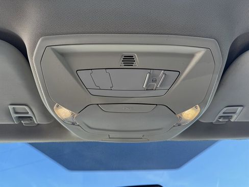 Used 2018 Ford Focus SEL w/ Cold Weather Package image 11