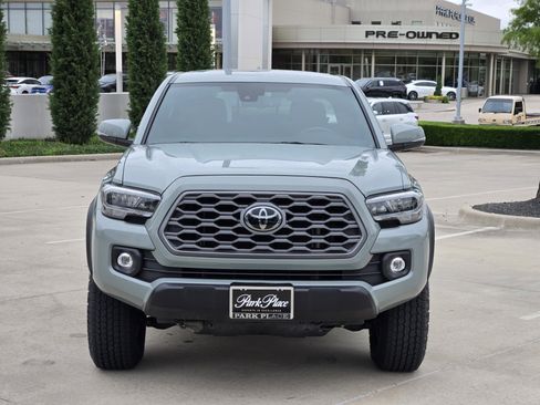 Used 2023 Toyota Tacoma TRD Off-Road w/ Technology Package AWD/4WD image 8