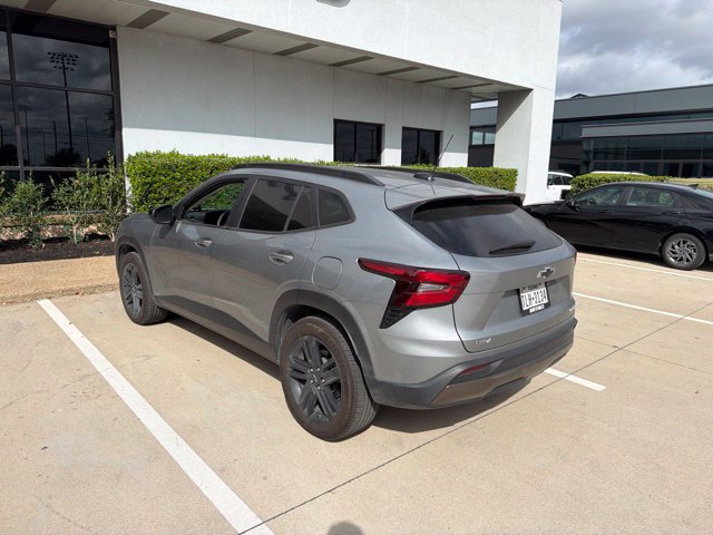 Used 2024 Chevrolet Trax ACTIV w/ Sunroof Package FWD image 4