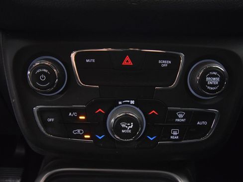 Used 2019 Jeep Compass Latitude w/ Cold Weather Group AWD/4WD image 32