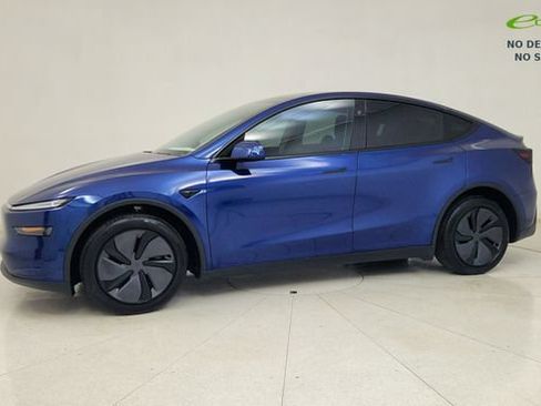 Used 2026 Tesla Model Y 2WD image 5