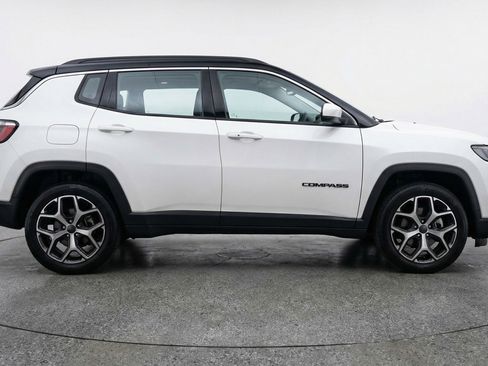 Used 2025 Jeep Compass Limited AWD/4WD image 11