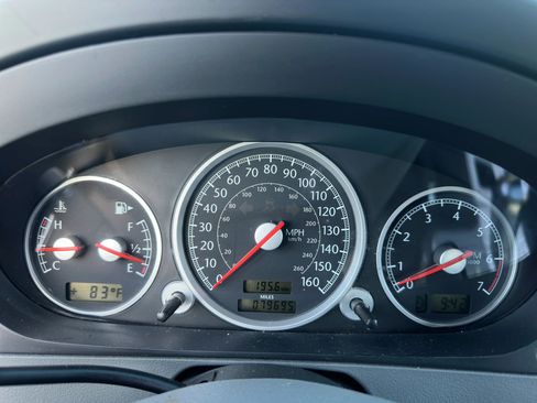 Used 2005 Chrysler Crossfire Limited image 25