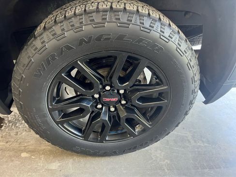 Used 2023 GMC Sierra 1500 Elevation w/ Preferred Package image 13