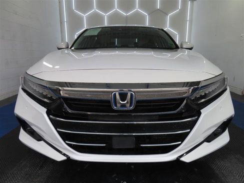 Used 2022 Honda Accord Touring image 2