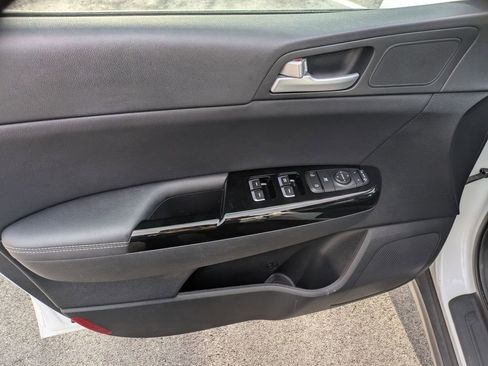 Used 2021 Kia Sportage EX image 9