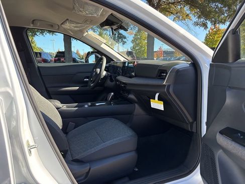 New 2026 Nissan Kicks SV image 17