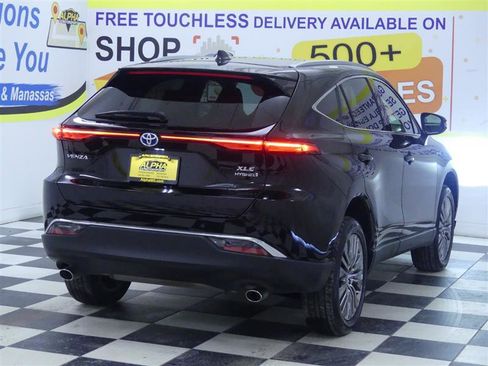 Used 2021 Toyota Venza XLE image 7