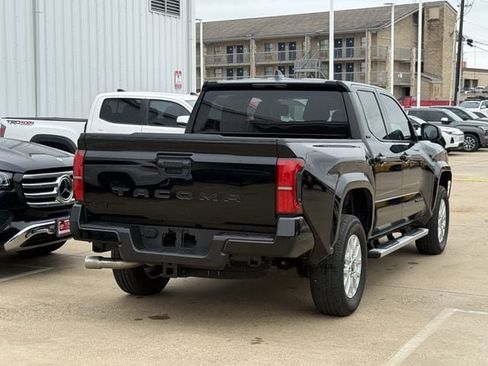 Used 2025 Toyota Tacoma SR5 AWD/4WD image 4