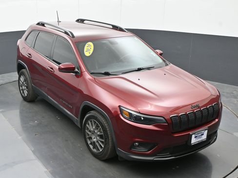 Used 2020 Jeep Cherokee Latitude Plus FWD image 34