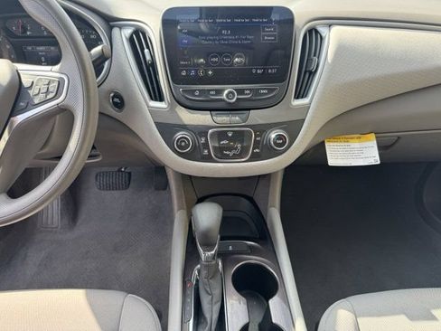 Used 2023 Chevrolet Malibu LS FWD image 18