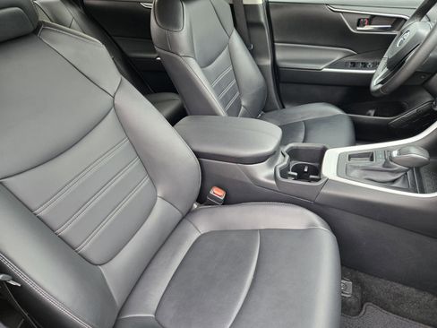 Used 2024 Toyota RAV4 XLE Premium image 9