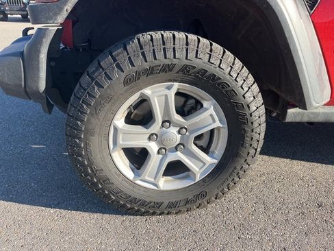 Used 2022 Jeep Wrangler Sport S image 9