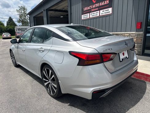 Used 2020 Nissan Altima 2.5 SR FWD image 3