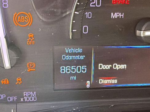 Used 2019 Cadillac XT5 FWD image 17