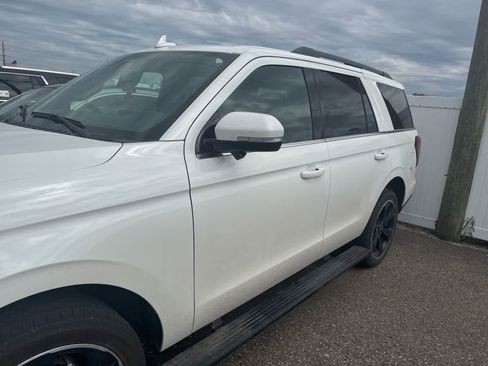 Used 2023 Ford Expedition Limited AWD/4WD image 16