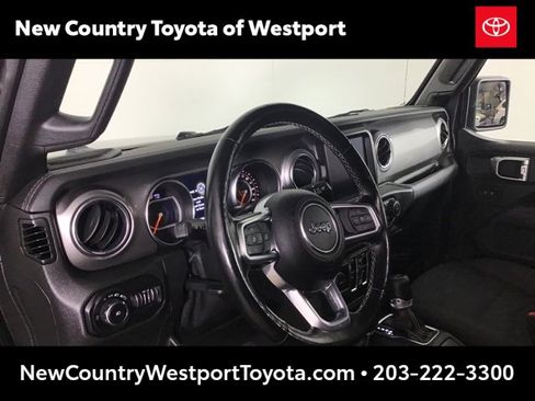 Used 2021 Jeep Wrangler Unlimited Sahara image 8