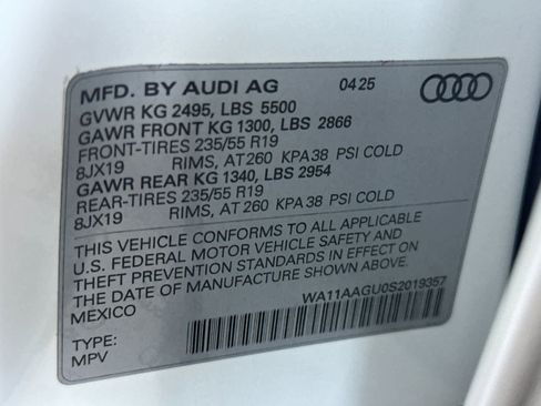 Used 2025 Audi Q5 Premium w/ Convenience Package AWD/4WD image 29