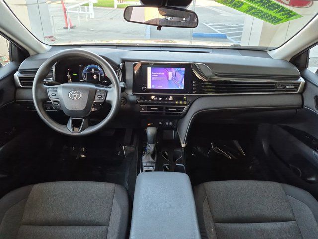 Used 2025 Toyota Camry LE FWD image 15